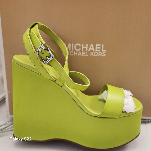 Michael Kors "Paola" Wedge Platform sandal. Leather. Limeade. NIB. Size: Various - Picture 1 of 10